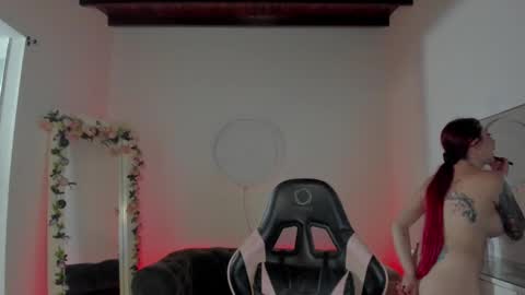 Lindsay    online show from January 16, 2025, 2:51 am