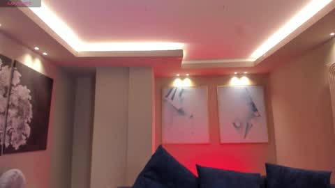 Lin  online show from October 9, 2025, 4:21 am