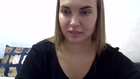 Anna online show from March 4, 2025, 2:42 pm