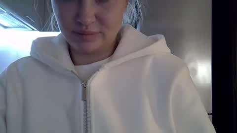 Anna online show from October 17, 2025, 4:09 pm