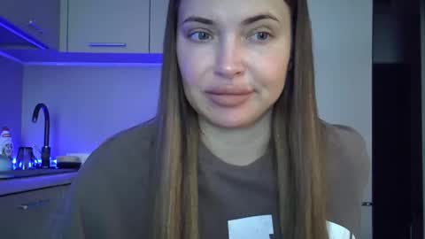 Snapshot of lindsisecret chatting on April 14, 2026, 12:11 pm Anna online show from April 14, 2026, 12:11 pm