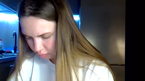 Snapshot of lindsisecret chatting on May 21, 2026, 7:32 pm Anna online show from May 21, 2026, 7:32 pm