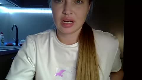 Snapshot of lindsisecret chatting on May 23, 2026, 4:55 pm Anna online show from May 23, 2026, 4:55 pm
