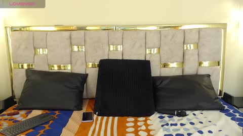 ling ling24 online show from February 28, 2025, 7:05 am