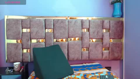 ling ling24 online show from March 5, 2025, 8:54 am