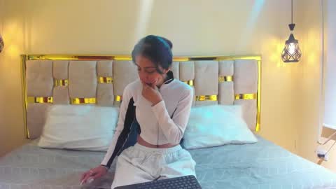 ling ling24 online show from October 9, 2025, 3:04 am