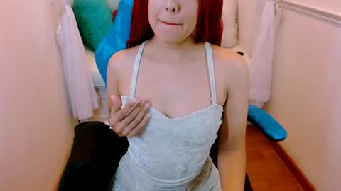 Snapshot of linger_3_9 chatting on December 15, 2024, 10:04 pm V A L E N T I N A online show from December 15, 2024, 10:04 pm