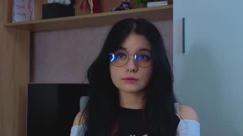 lingralbovsky online show from September 14, 2025, 6:18 pm