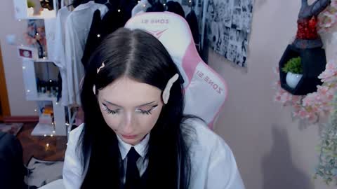 Lina online show from December 7, 2024, 11:45 pm