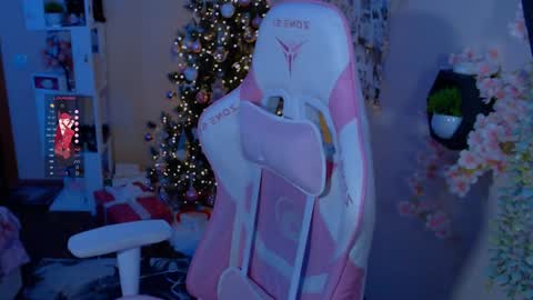 Lina online show from December 19, 2024, 9:17 pm