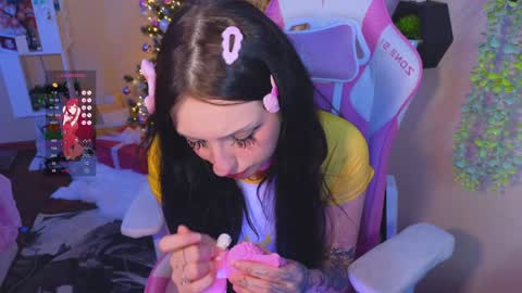 Lina online show from December 27, 2024, 9:00 pm