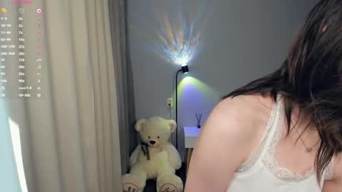 Lina online show from September 14, 2025, 8:13 am