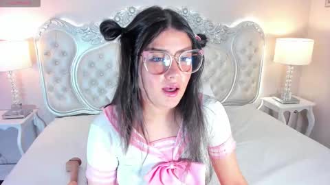 Linna online show from September 18, 2025, 4:25 am
