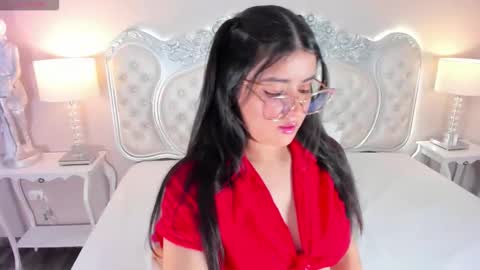 Linna online show from October 9, 2025, 4:21 am