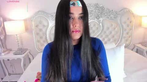 Linna online show from November 6, 2025, 4:24 am