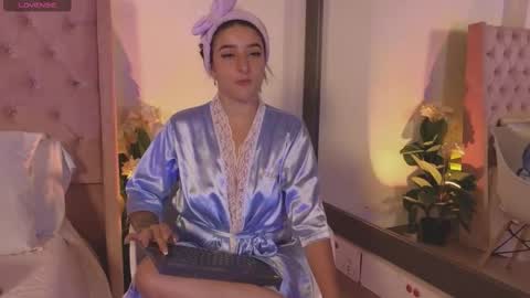 Snapshot of linoshka_1 chatting on March 29, 2026, 8:20 pm Luciana online show from March 29, 2026, 8:20 pm