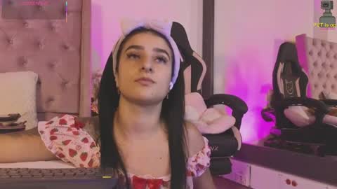 Snapshot of linoshka_1 chatting on April 14, 2026, 8:26 pm Luciana online show from April 14, 2026, 8:26 pm