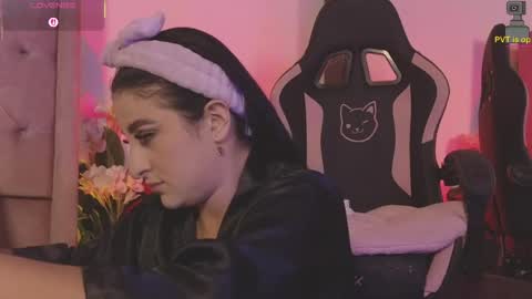 Snapshot of linoshka_1 chatting on April 17, 2026, 8:56 pm Luciana online show from April 17, 2026, 8:56 pm