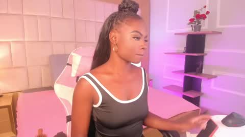 Snapshot of linsyadams chatting on January 9, 2025, 4:49 pm online show from January 9, 2025, 4:49 pm