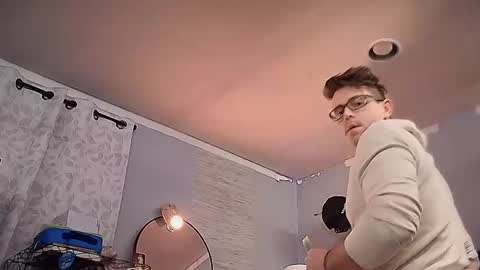 linuxgirlsudosu online show from February 15, 2025, 10:33 am