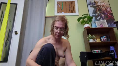 Linzy19 online show from December 31, 2024, 6:13 pm