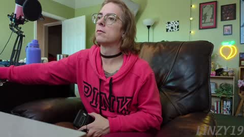 Linzy19 online show from January 30, 2025, 8:42 pm