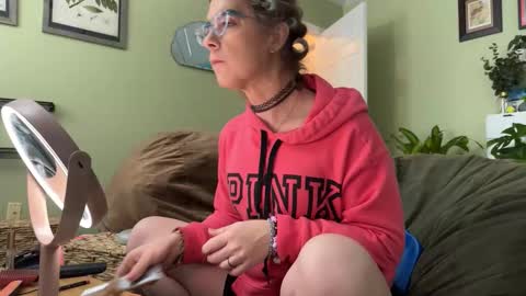 Linzy19 online show from February 20, 2026, 3:01 pm