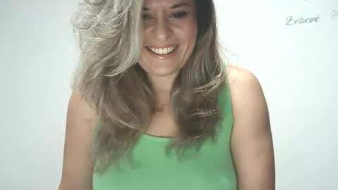 Snapshot of lionessmom chatting on October 22, 2025, 1:17 am lionessmom online show from October 22, 2025, 1:17 am