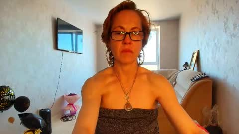Snapshot of lioraweiss chatting on May 23, 2026, 9:24 am Liora Weiss online show from May 23, 2026, 9:24 am