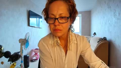 Snapshot of lioraweiss chatting on May 27, 2026, 9:17 am Liora Weiss online show from May 27, 2026, 9:17 am