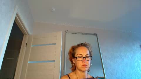 Snapshot of lioraweiss chatting on June 20, 2026, 2:42 pm Liora Weiss online show from June 20, 2026, 2:42 pm