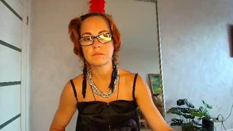 Snapshot of lioraweiss chatting on July 17, 2026, 8:32 am Liora Weiss online show from July 17, 2026, 8:32 am