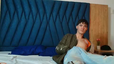 Snapshot of lioyqueen chatting on January 15, 2026, 3:33 am L I O Q U E E N online show from January 15, 2026, 3:33 am