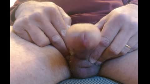 lip_balm online show from April 4, 2026, 8:28 pm