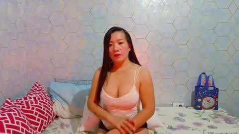 Snapshot of lipsofangel16 chatting on February 13, 2026, 10:22 am im cherry online show from February 13, 2026, 10:22 am