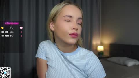 Snapshot of lipswithsmileonthem chatting on December 27, 2024, 1:11 am Amelia online show from December 27, 2024, 1:11 am