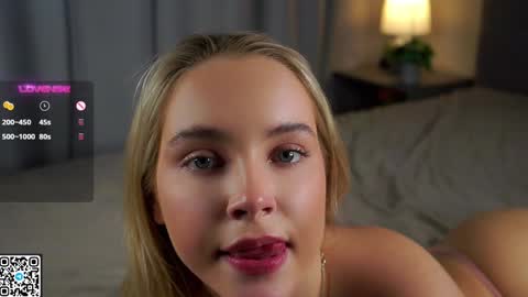 Snapshot of lipswithsmileonthem chatting on December 27, 2024, 4:15 am Amelia online show from December 27, 2024, 4:15 am