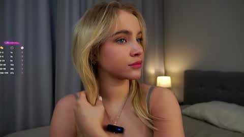 Snapshot of lipswithsmileonthem chatting on February 14, 2025, 2:28 am Amelia online show from February 14, 2025, 2:28 am