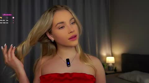 Snapshot of lipswithsmileonthem chatting on February 15, 2025, 1:10 am Amelia online show from February 15, 2025, 1:10 am