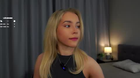 Snapshot of lipswithsmileonthem chatting on February 17, 2025, 1:04 am Amelia online show from February 17, 2025, 1:04 am