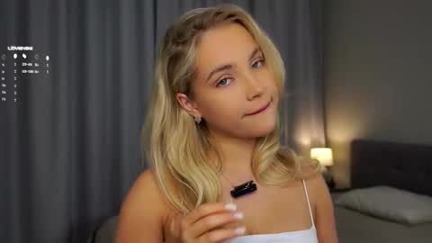 Snapshot of lipswithsmileonthem chatting on February 21, 2025, 1:11 am Amelia online show from February 21, 2025, 1:11 am