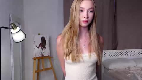 Snapshot of lipswithsweetonthem chatting on February 27, 2025, 11:20 am Lina online show from February 27, 2025, 11:20 am