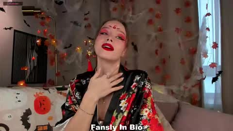 Snapshot of lipswithsweetonthem chatting on October 28, 2025, 2:37 am Lina online show from October 28, 2025, 2:37 am