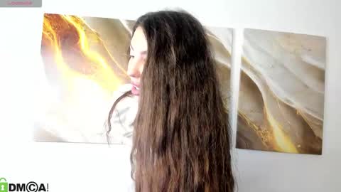 Lira revery online show from November 19, 2025, 1:05 am