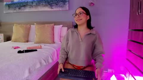 Snapshot of liriasweetie chatting on June 10, 2026, 11:42 am liria online show from June 10, 2026, 11:42 am