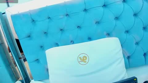  LIS ROUS  online show from October 4, 2025, 11:19 am