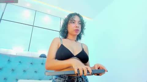  LIS ROUS  online show from October 14, 2025, 11:22 am