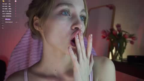 Snapshot of lisa_babymetal chatting on December 20, 2024, 7:50 pm Lisa online show from December 20, 2024, 7:50 pm