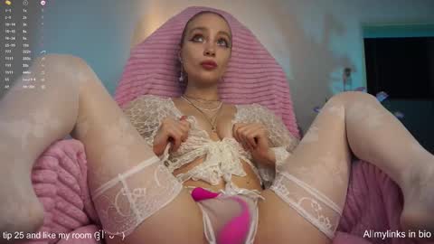 Snapshot of lisa_babymetal chatting on January 30, 2025, 12:59 pm Lisa online show from January 30, 2025, 12:59 pm