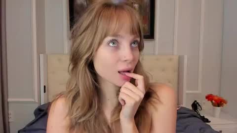 Snapshot of lisa_babymetal chatting on December 14, 2025, 5:57 am Lisa online show from December 14, 2025, 5:57 am